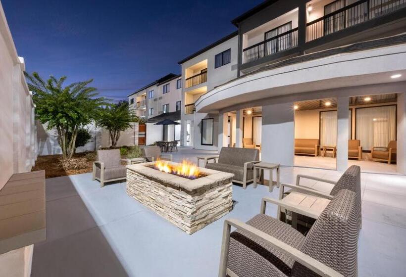 هتل Courtyard Mobile