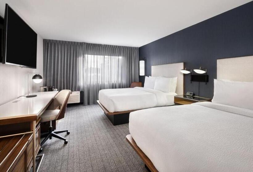 هتل Courtyard Mobile