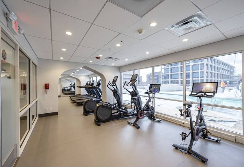 هتل Hilton Kansas City Country Club Plaza