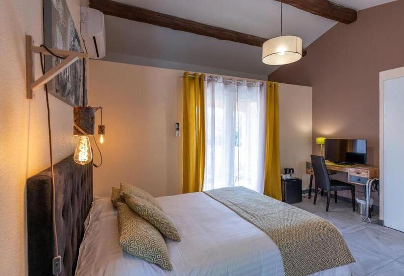 هتل Les Bastides Saint Paul