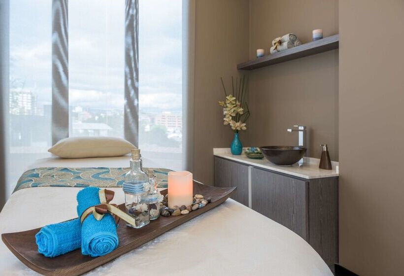 בית מלון כפרי Avani Royal Zona T Bogotá