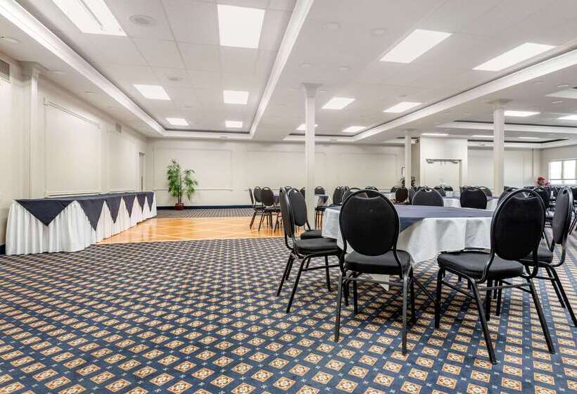 هتل Quality Inn
