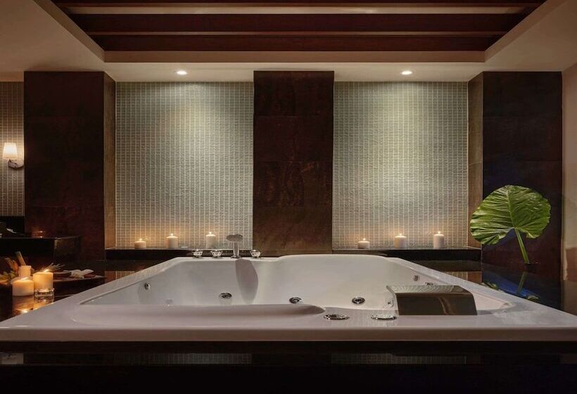 Novotel Phuket Vintage Park Resort