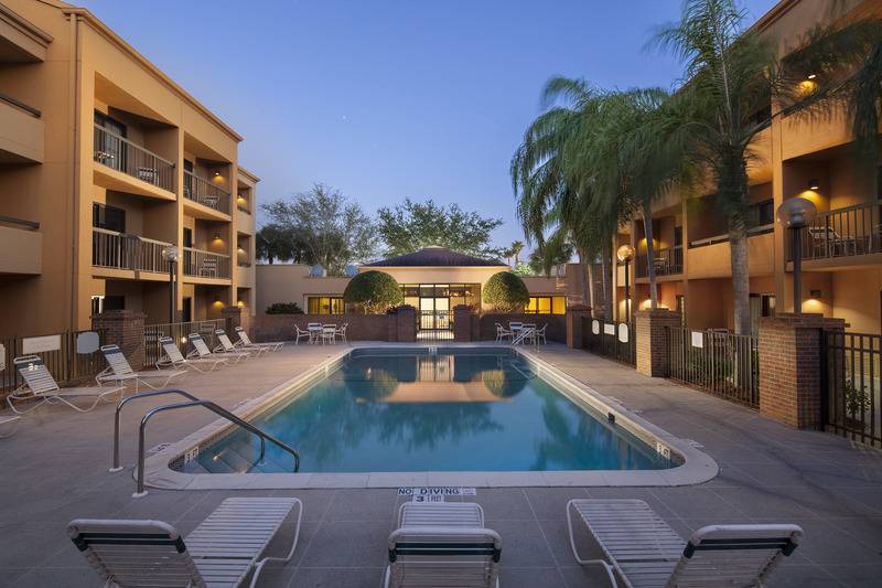 فندق Courtyard Fort Myers Cape Coral