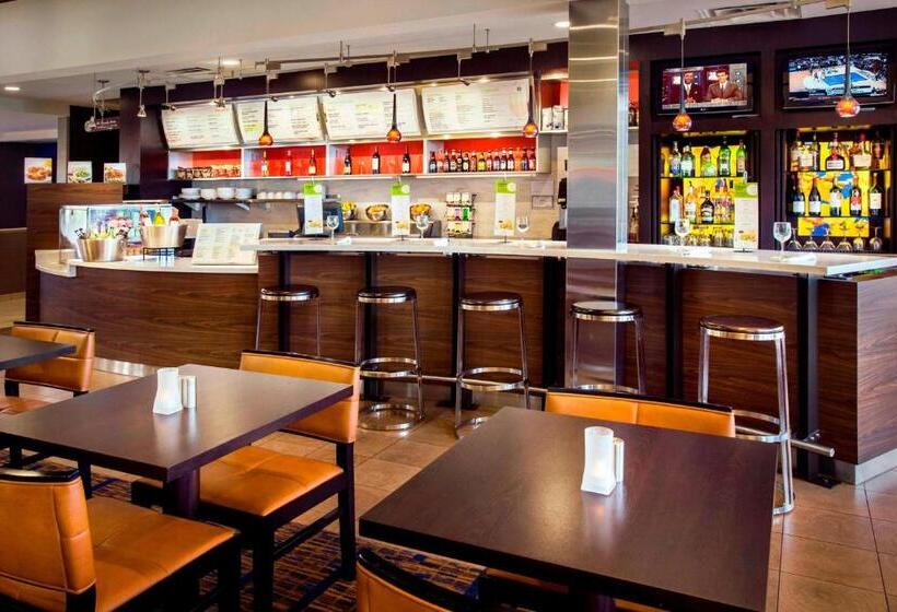 فندق Courtyard By Marriott New Haven Wallingford