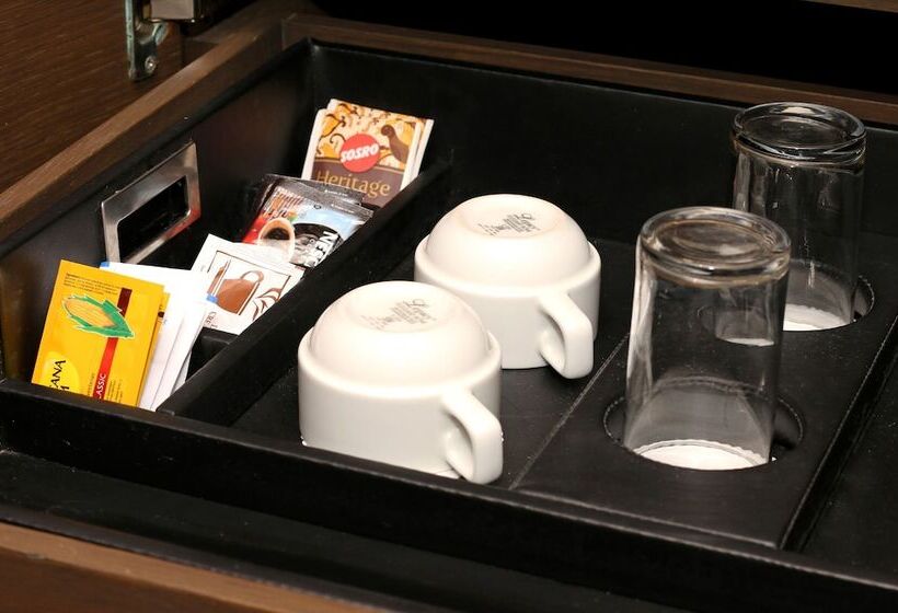 Mangkuluhur Artotel Suites