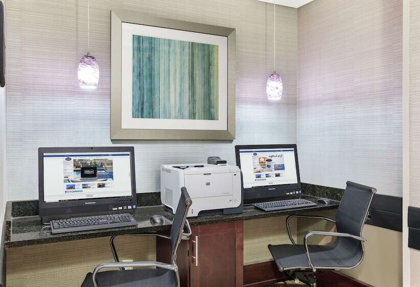 هتل Hampton Inn Atlantatown Center/kennesaw