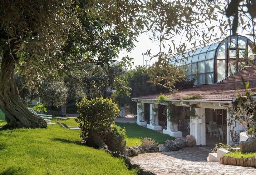 هتل Masseria Il Melograno