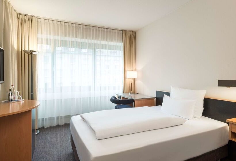 هتل NH Düsseldorf City