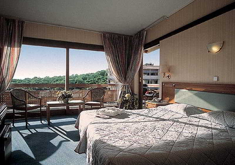 فندق Plaza Vouliagmeni