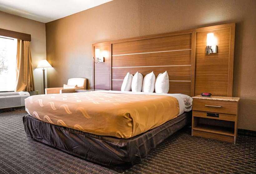 هتل Quality Inn & Suites Near Six Flags   Austell
