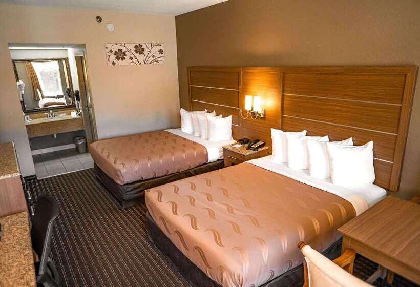 هتل Quality Inn & Suites Near Six Flags   Austell