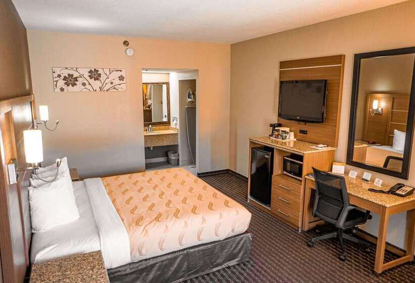 هتل Quality Inn & Suites Near Six Flags   Austell