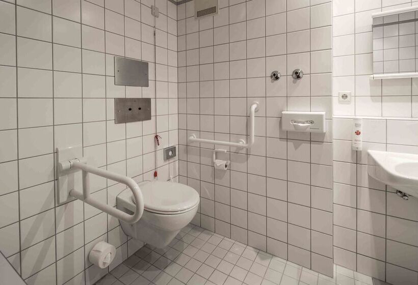 هتل Ramada By Wyndham Dresden