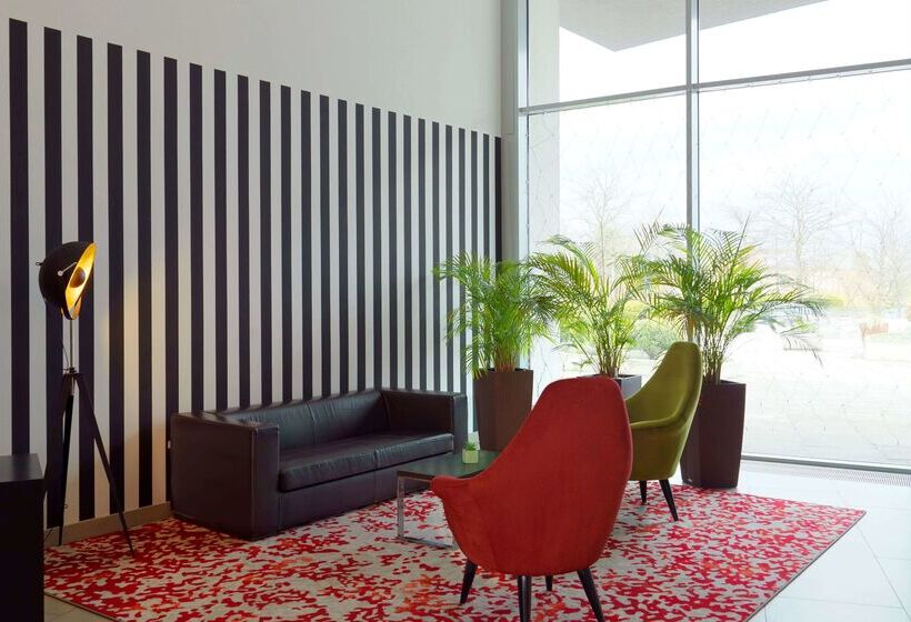 هتل Ramada By Wyndham Dresden