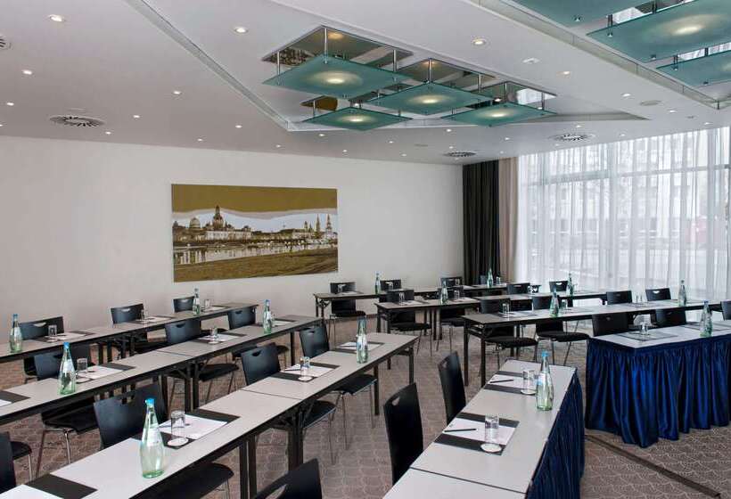 هتل Ramada By Wyndham Dresden
