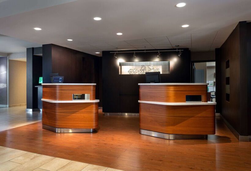 هتل Sonesta Select Camarillo