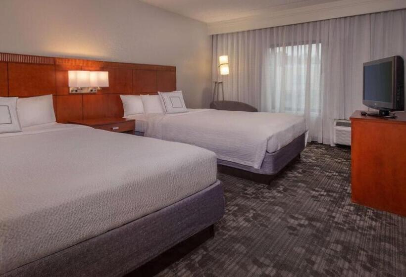 هتل Sonesta Select Newark Christiana Mall