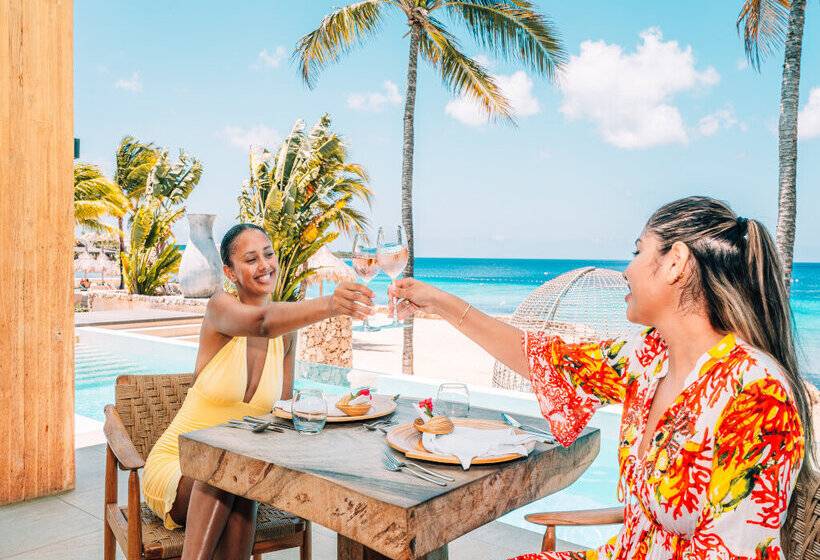 Van Der Valk Plaza Beach & Dive Resort Bonaire