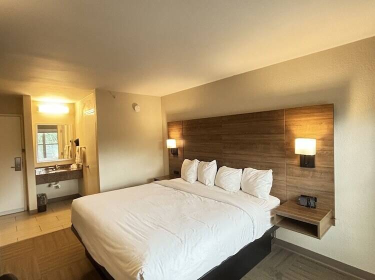 בית מלון כפרי Baymont By Wyndham Lake Park Valdosta I75