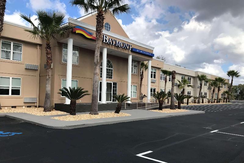 בית מלון כפרי Baymont By Wyndham Lake Park Valdosta I75