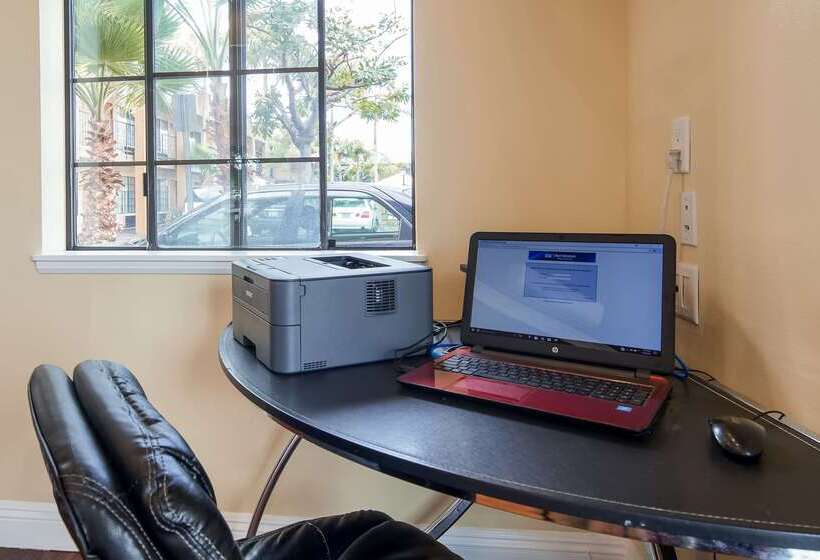 בית מלון כפרי Best Western Palm Garden Inn