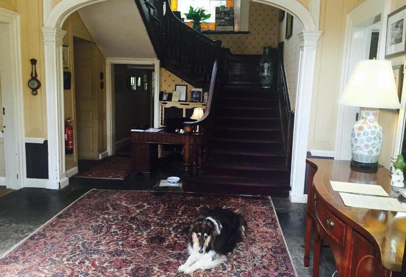 فندق Bowlish House