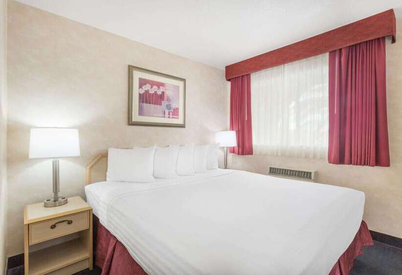 בית מלון כפרי Days Inn By Wyndham Bullhead City