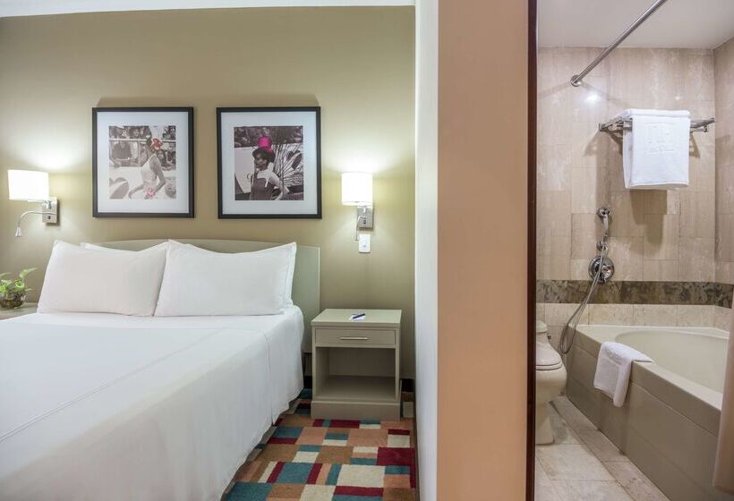 هتل NH Cali Royal