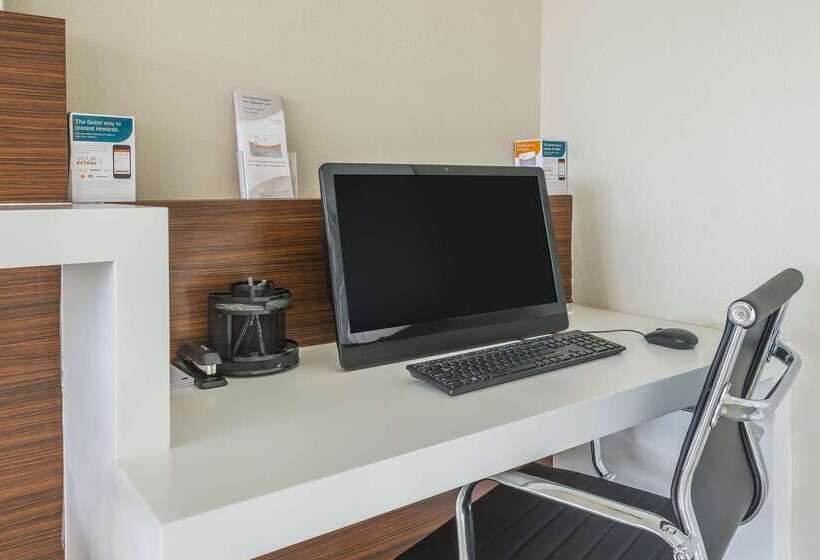 هتل Quality Inn & Suites Kissimmee By The Lake