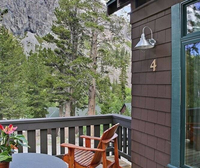 渡假胜地  Tamarack Lodge