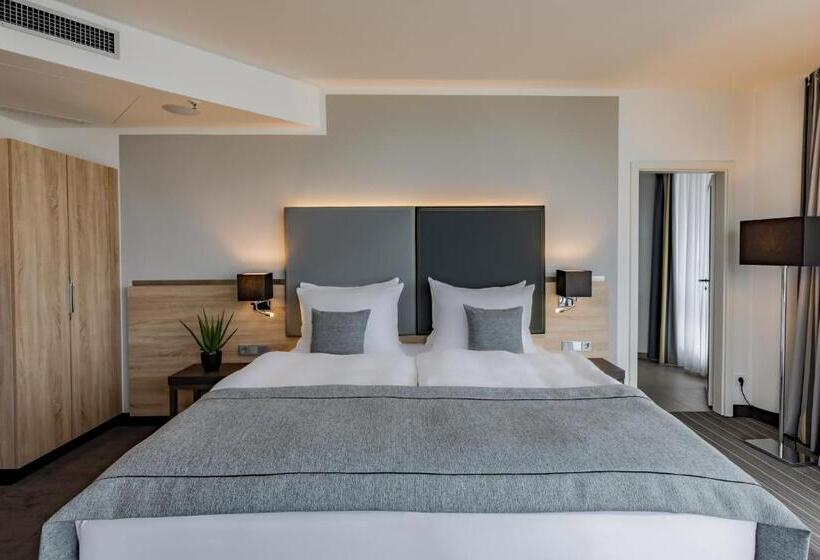 Garner Hotel Berlin - Spandau
