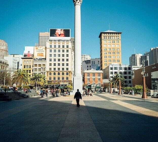 Touchstone Hotel   City Center
