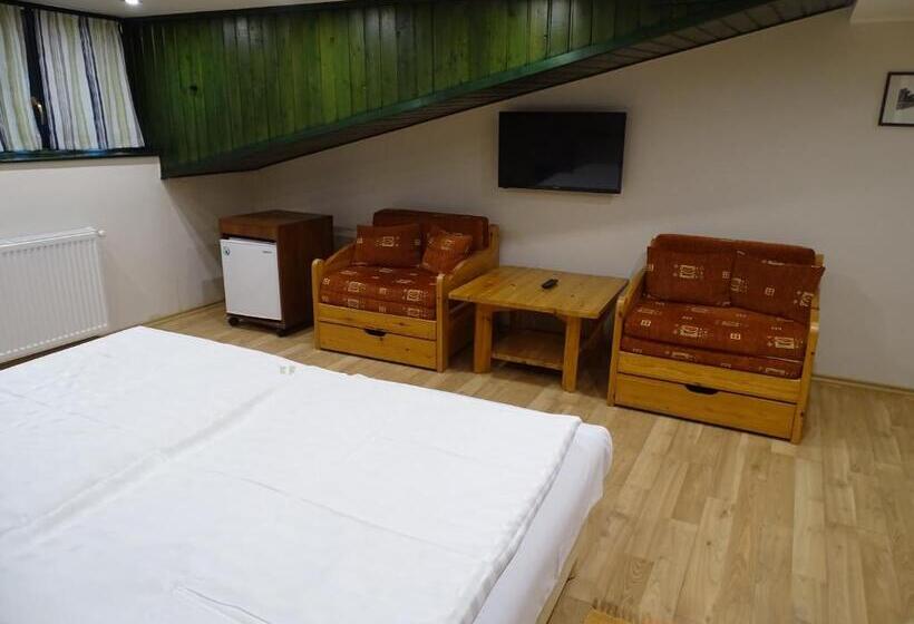 호텔 Alabárdos Panzió és Apartmanház