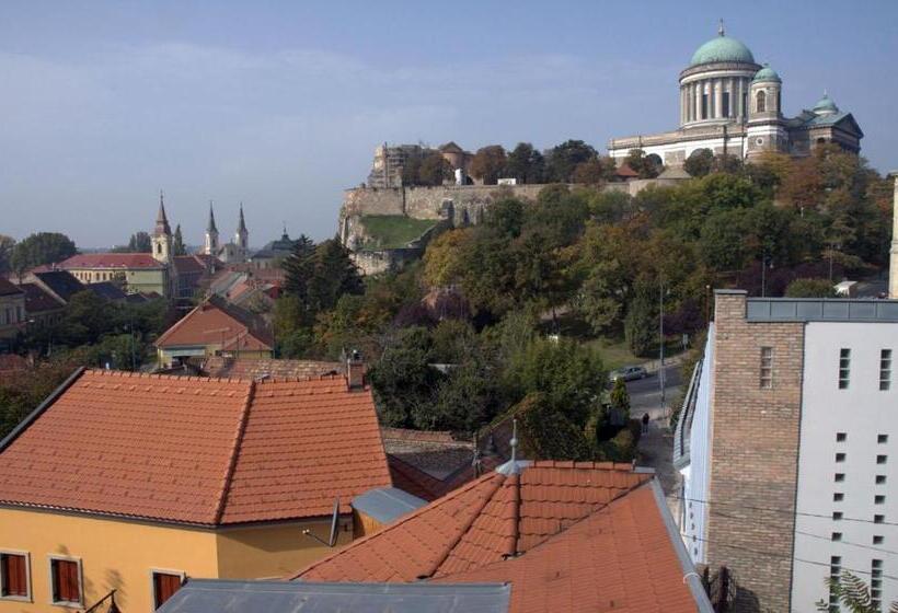 호텔 Alabárdos Panzió és Apartmanház