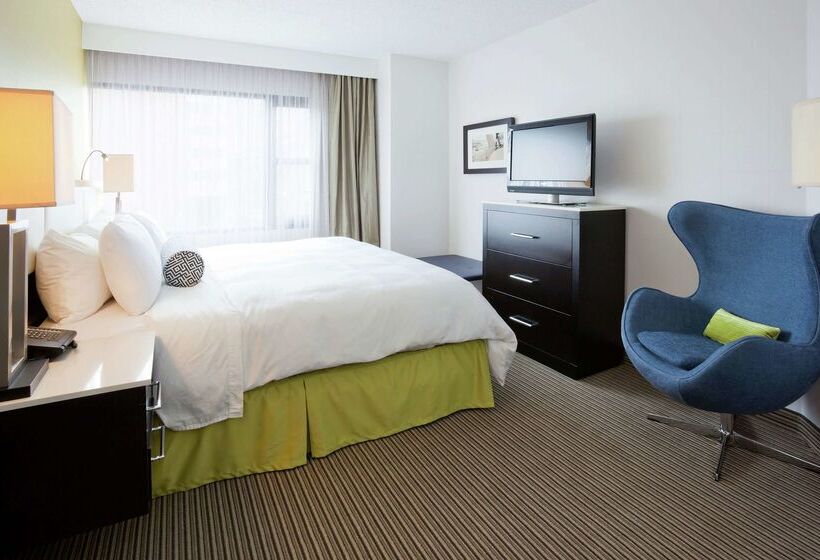 هتل The Hollis Halifax A Doubletree Suites By Hilton