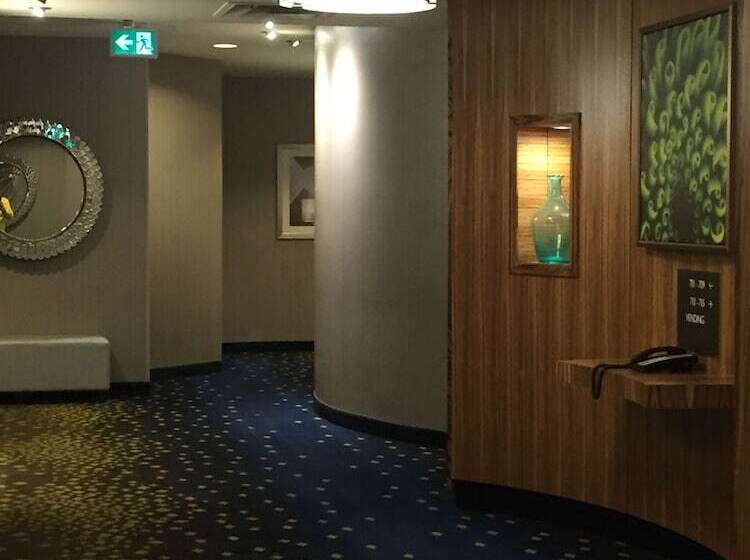 هتل The Hollis Halifax A Doubletree Suites By Hilton