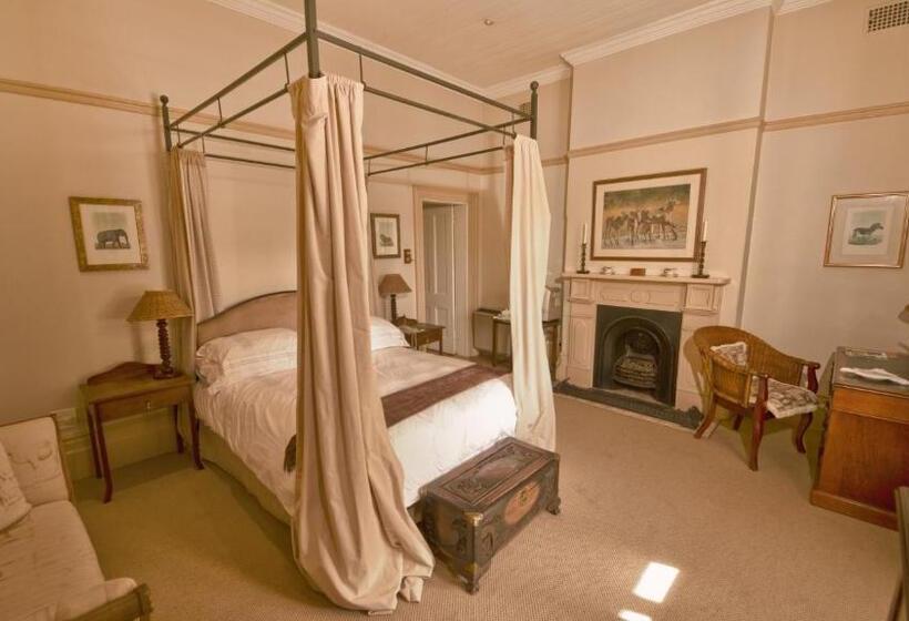 هتل Hacklewood Hill Country House