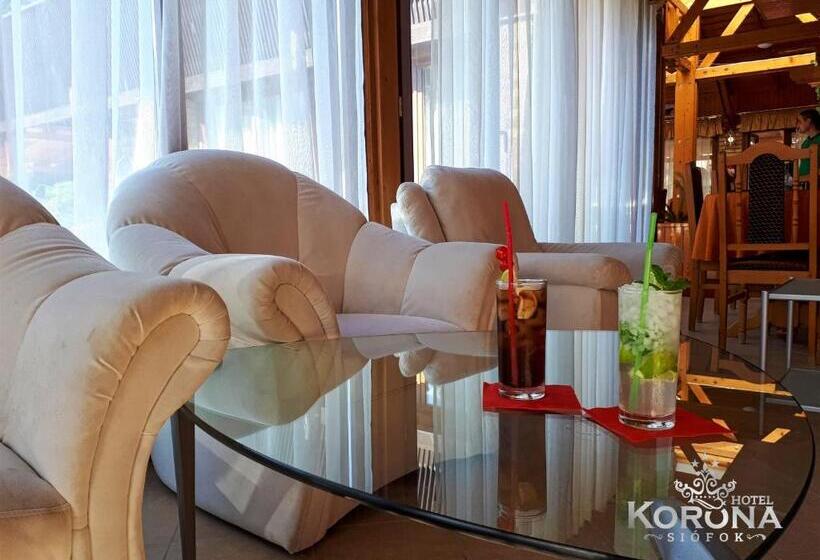فندق Korona