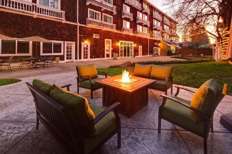 호텔 Lake Natoma Inn