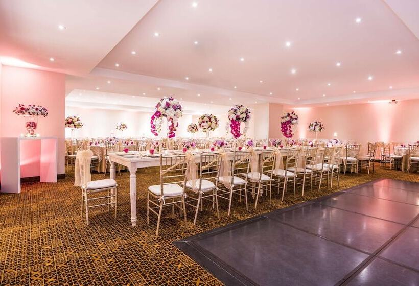 هتل NH Collection Bogotá Royal Teleport