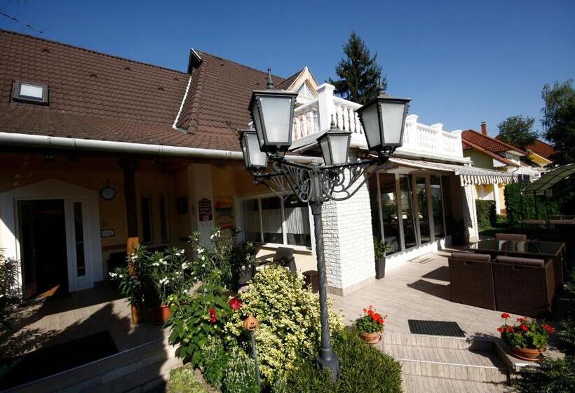 호텔 Parti Panzió