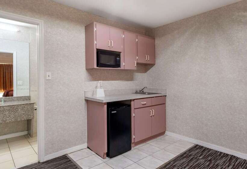 فندق Rodeway Inn Clearwaterlargo
