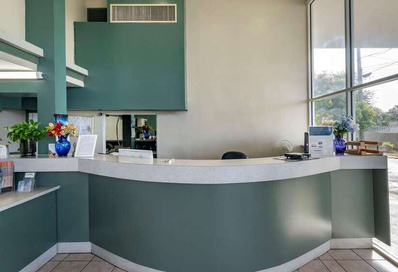 فندق Rodeway Inn Clearwaterlargo