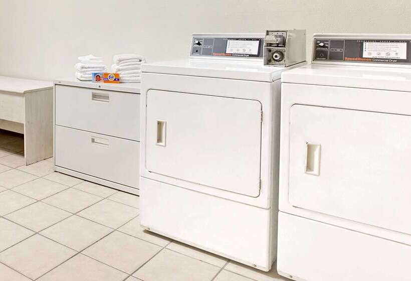 فندق Super 8 By Wyndham Clearwater/st. Petersburg Airport