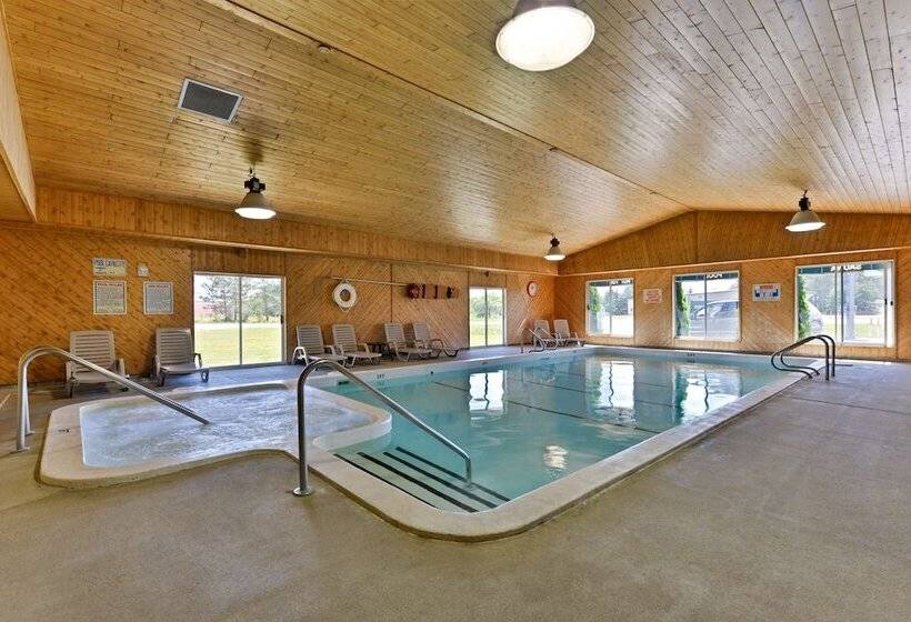 בית מלון כפרי Americas Best Value Inn Tahquamenon Country