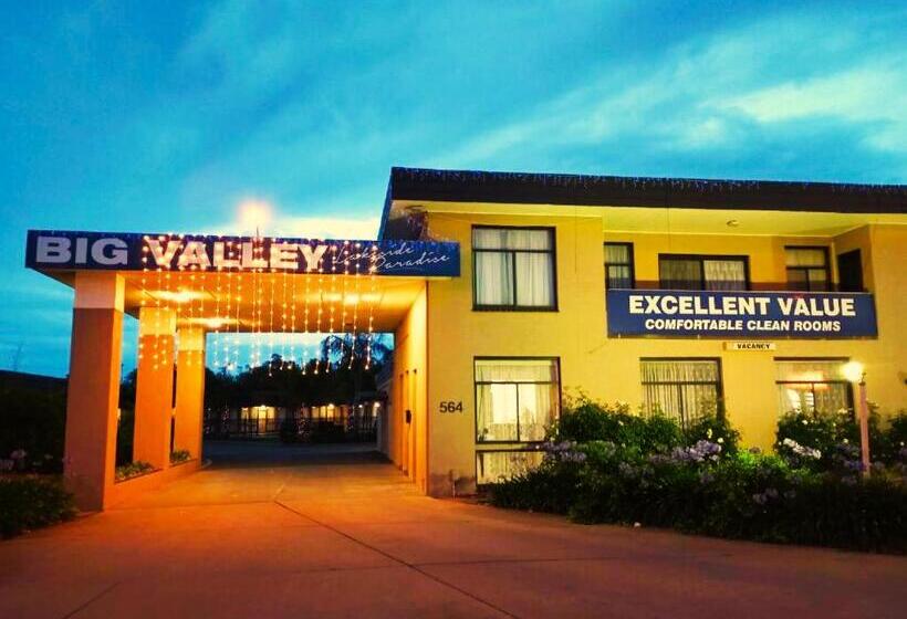בית מלון כפרי Big Valley Lakeside Paradise Motor Inn