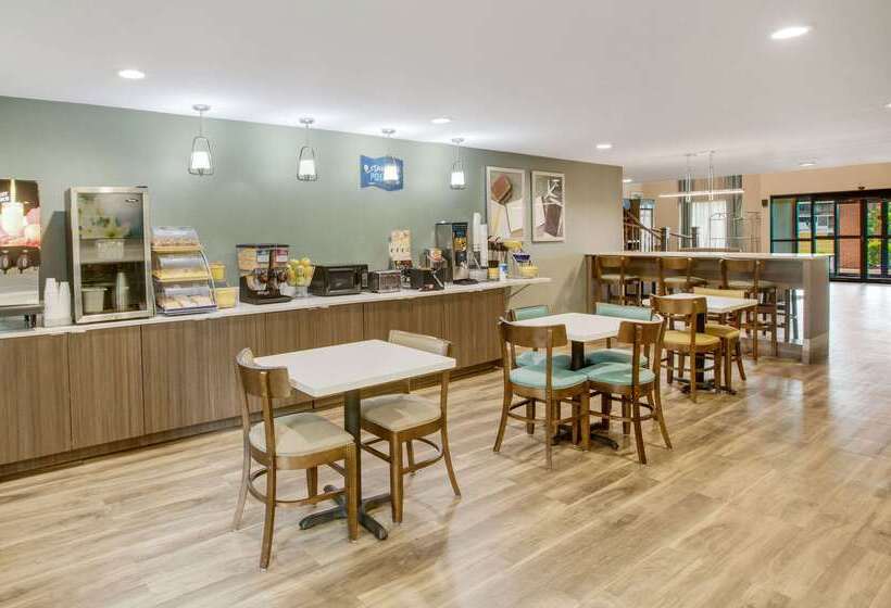 هتل Clarion Pointe Atlanta Airport College Park