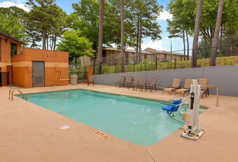 هتل Clarion Pointe Atlanta Airport College Park