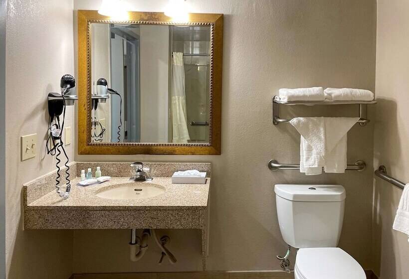 هتل Clarion Pointe Atlanta Airport College Park
